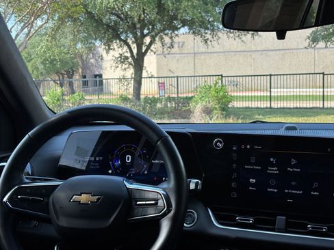 Used 2025 Chevrolet Equinox LT image 35