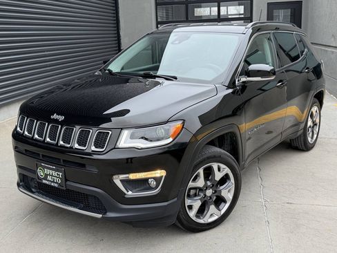 Used 2018 Jeep Compass Limited w/ Navigation Group AWD/4WD image 2