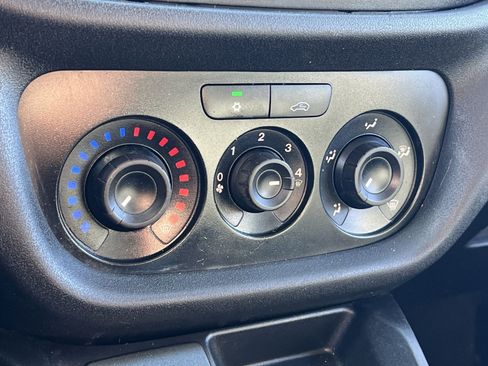 Used 2022 RAM ProMaster City Base w/ Lights & Wheels Group image 20