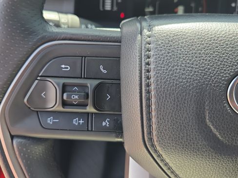 Certified 2026 Toyota 4Runner SR5 AWD/4WD image 17
