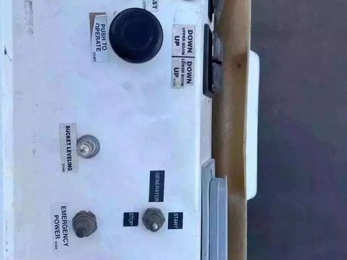 Used 2012 Ford F550 2WD Regular Cab Super Duty w/ PWR Equipment Group image 11