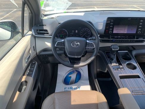 Used 2021 Toyota Sienna Limited AWD/4WD image 17