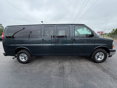 Used 2017 Chevrolet Express 3500 LT w/ LT Preferred Equipment Group RWD image 5