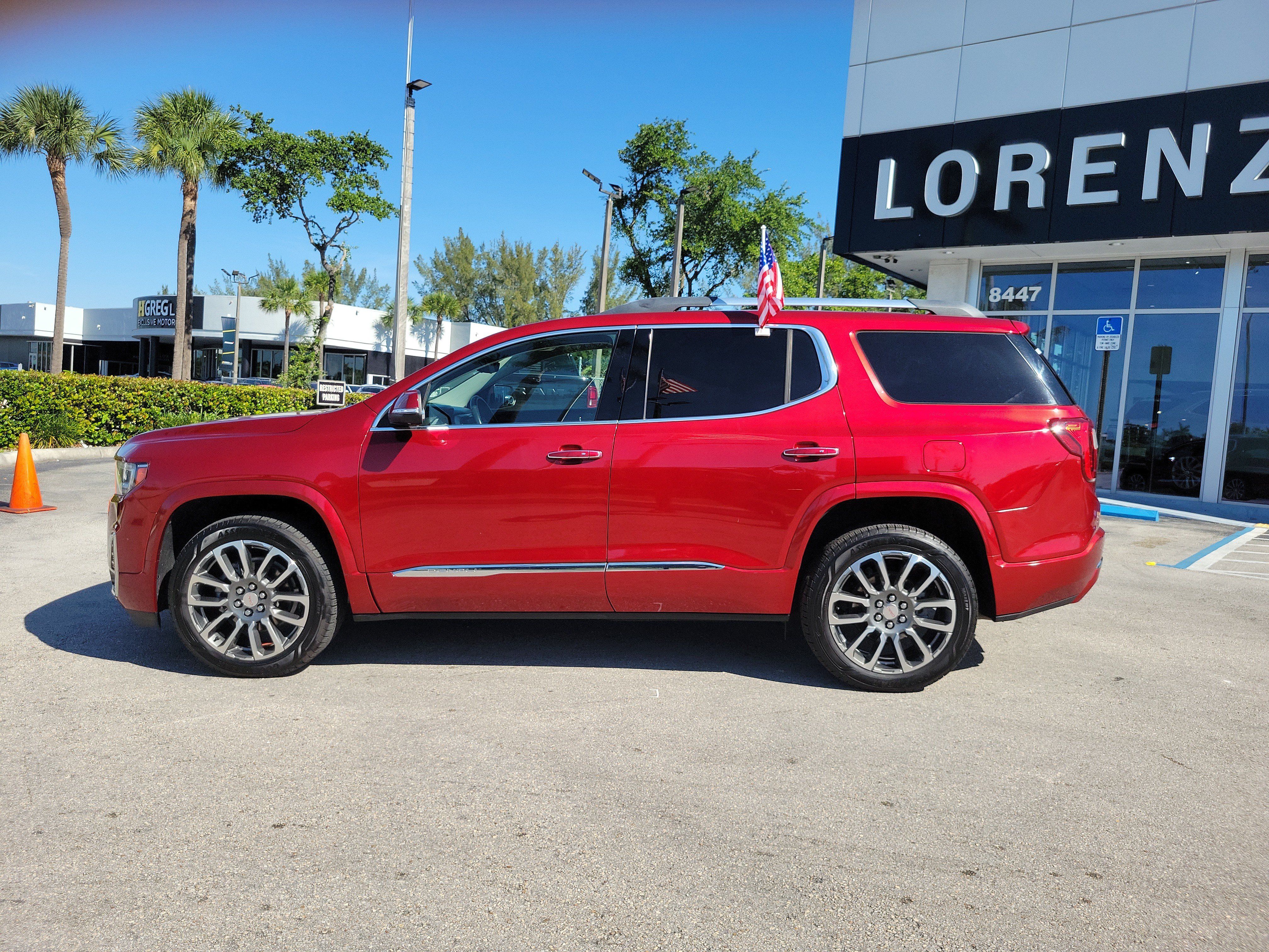 Used 2022 GMC Acadia Denali w/ Denali Ultimate Package FWD image 8