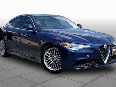 Used 2018 Alfa Romeo Giulia Ti w/ Quick Order Package 22Z Lusso RWD image 3