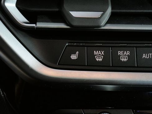 Used 2023 BMW X4 xDrive30i w/ M Sport Package AWD/4WD image 18