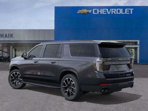 New 2026 Chevrolet Suburban RST w/ Comfort Package AWD/4WD image 3