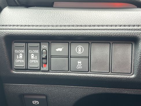 Used 2024 Honda Odyssey Sport image 13