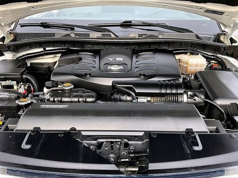 Used 2019 Nissan Armada Platinum w/ Captain's Chairs Package image 10