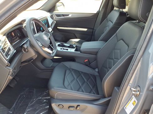 New 2026 Volkswagen Atlas Cross Sport SE FWD image 11