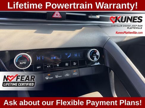 Used 2022 Hyundai Elantra SEL FWD image 30
