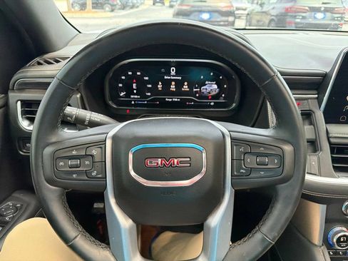 Used 2024 GMC Yukon SLT w/ SLT Premium Package RWD image 11