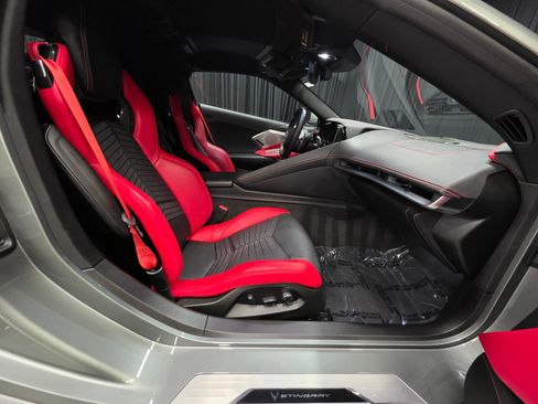 Used 2022 Chevrolet Corvette Stingray Preferred Cpe w/ Z51 Performance Package RWD image 32
