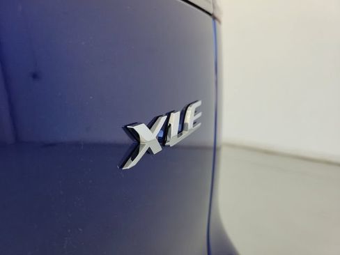 Used 2023 Toyota Corolla Cross XLE w/ Convenience Package FWD image 8