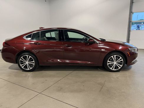 Used 2019 Buick Regal Essence w/ Driver Confidence Package I AWD/4WD image 2