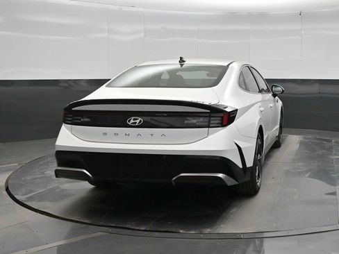 New 2026 Hyundai Sonata SEL FWD image 6