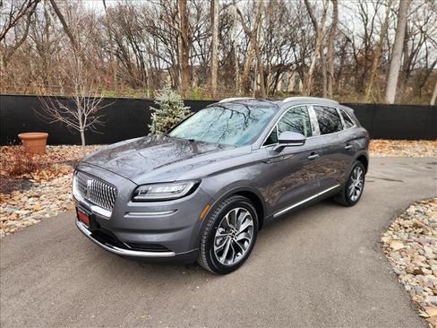 Used 2022 Lincoln Nautilus Reserve image 1