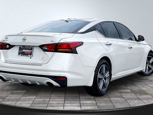 Used 2019 Nissan Altima 2.5 SL FWD image 14