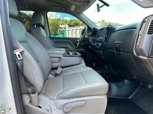 Used 2018 Chevrolet Silverado 1500 W/T AWD/4WD image 9