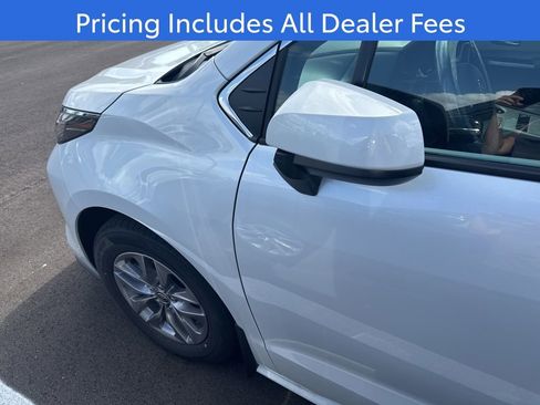 New 2026 Toyota Sienna XLE FWD image 8