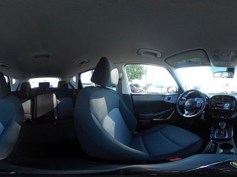 Used 2025 Kia Soul LX w/ LX Technology Package image 41