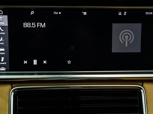 Used 2017 Porsche Panamera image 31