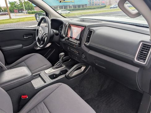 Used 2023 Nissan Frontier SV w/ Technology Package RWD image 31