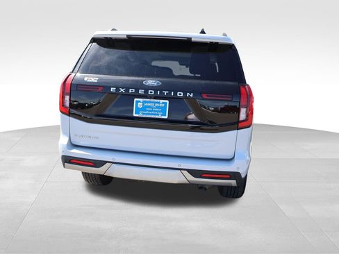 Used 2025 Ford Expedition Platinum AWD/4WD image 15