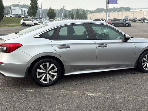 Used 2023 Honda Civic LX image 5