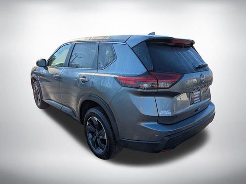 Used 2024 Nissan Rogue SV AWD/4WD image 6