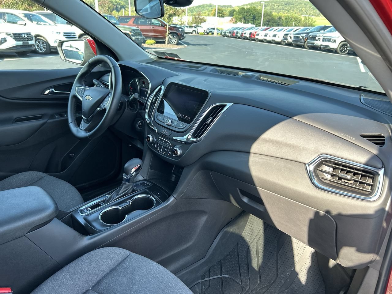 Used 2024 Chevrolet Equinox LT AWD/4WD image 16