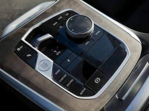 Used 2025 BMW X5 sDrive40i w/ Parking Assistance Package image 15