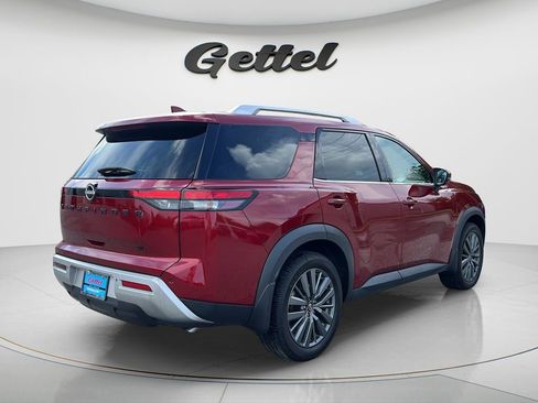 Used 2022 Nissan Pathfinder SL w/ SL Premium Package FWD image 5