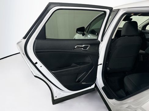 Used 2025 Kia Sportage LX FWD image 24