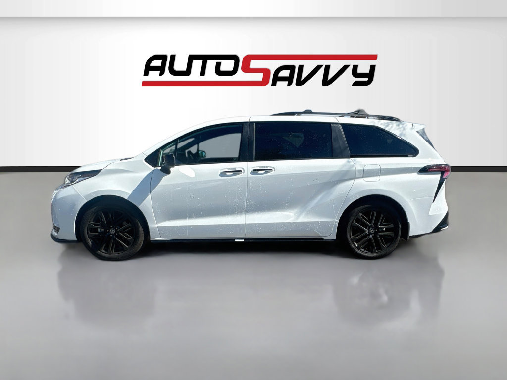 Used 2026 Toyota Sienna XSE FWD image 4
