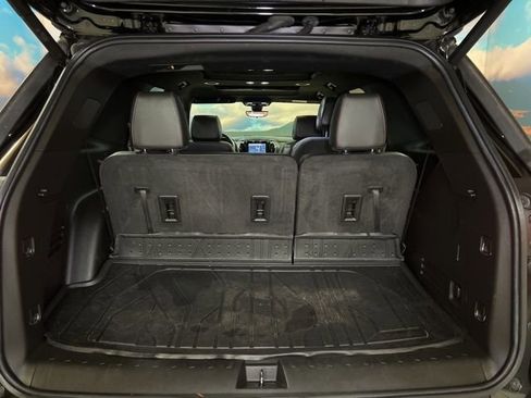 Used 2023 Chevrolet Traverse RS image 61