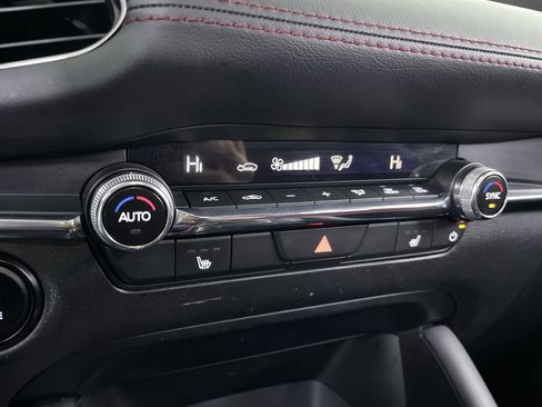 Used 2024 MAZDA MAZDA3 s image 16