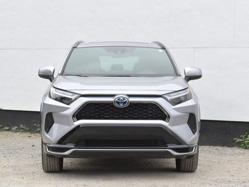 Used 2024 Toyota RAV4 SE w/ Weather & Moonroof Package AWD/4WD image 7