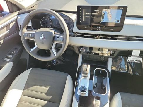 New 2026 Mitsubishi Outlander SE image 16