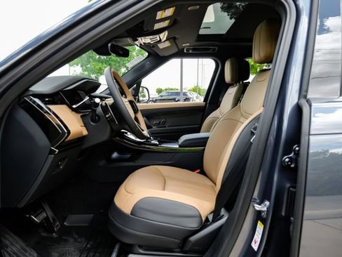 New 2026 Land Rover Range Rover Sport Dynamic SE AWD/4WD image 4