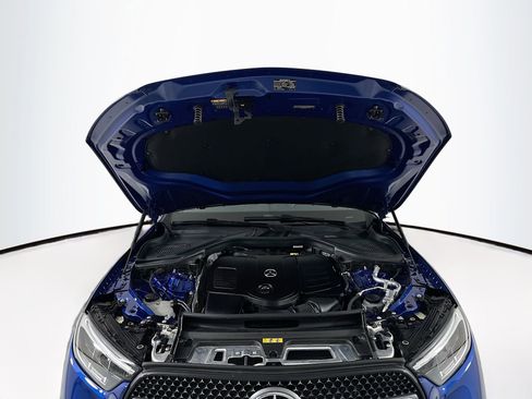 Used 2025 Mercedes-Benz GLC 300 4MATIC image 34