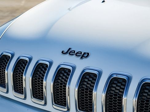 Used 2016 Jeep Cherokee Latitude w/ Safety/Convenience Group image 10