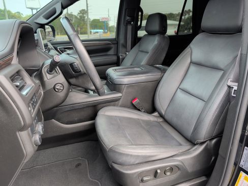 Used 2022 Chevrolet Tahoe LT w/ Luxury Package RWD image 14