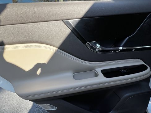 Used 2023 Lincoln Corsair FWD image 31