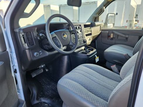 New 2026 Chevrolet Express 4500 4500 Series w/ Power Convenience Package image 10