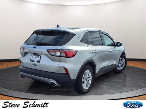 Used 2020 Ford Escape SE image 26