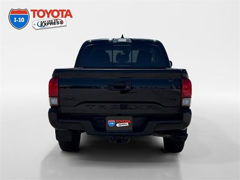 Used 2021 Toyota Tacoma SR5 w/ Trail Edition image 4
