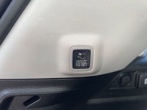 Certified 2023 Jeep Grand Cherokee Limited image 12