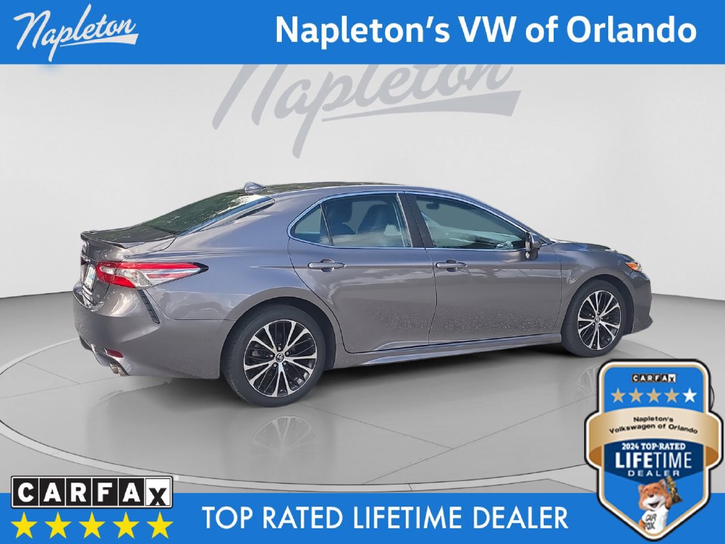 Used 2019 Toyota Camry SE FWD image 6