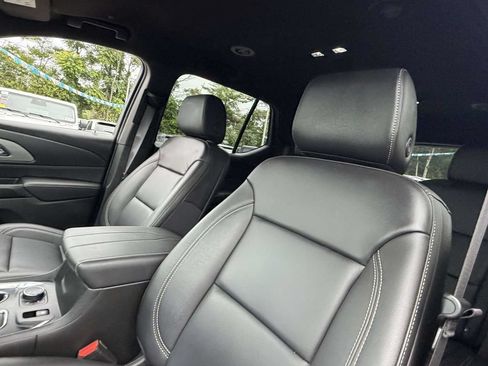 Used 2023 Chevrolet Traverse LT AWD/4WD image 16